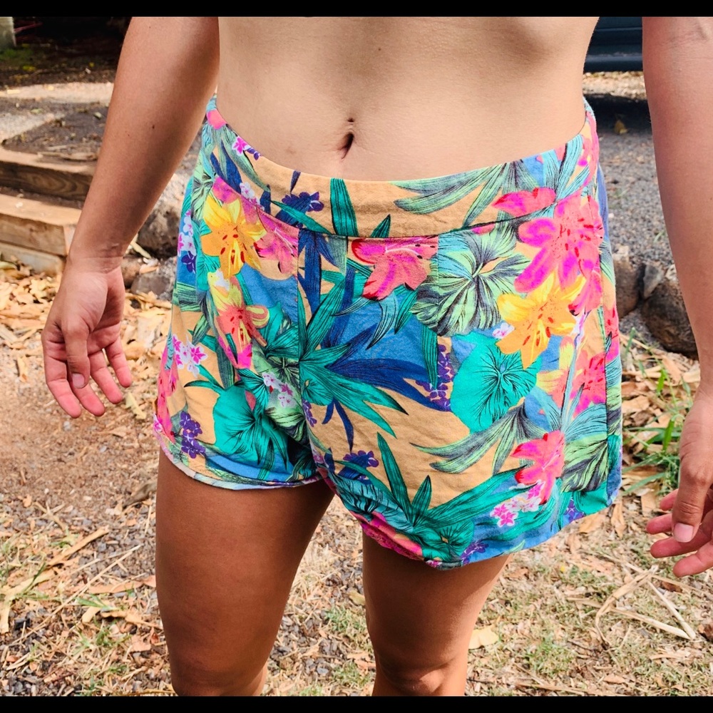 Tropical shorts. Rayon beach shorts size m
